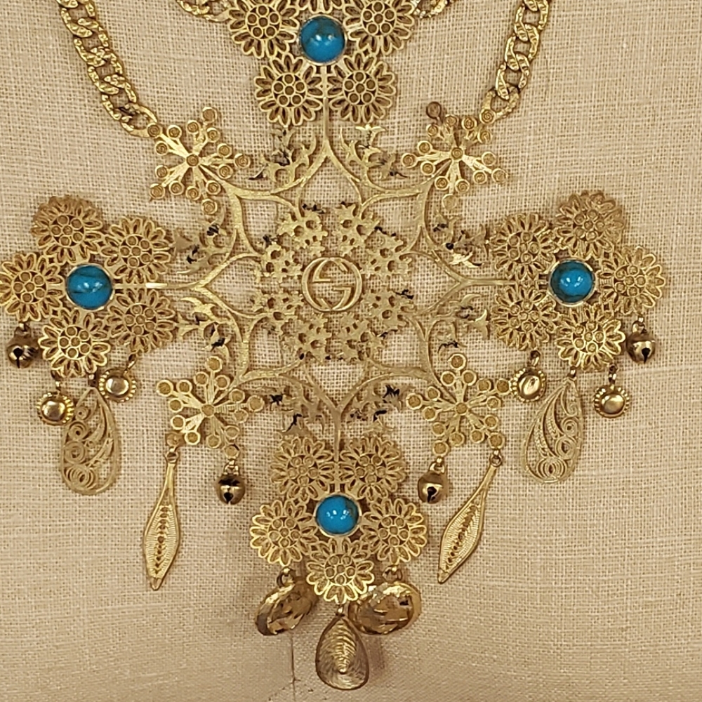 Gucci Gold tone and Resin Statement Necklace - Picture 5 of 7